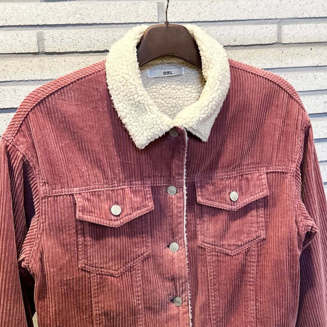 GRL 지알엘 코듀로이 쉐르파 트러커 자켓 세미크롭 디테일 핑크 상품이미지4