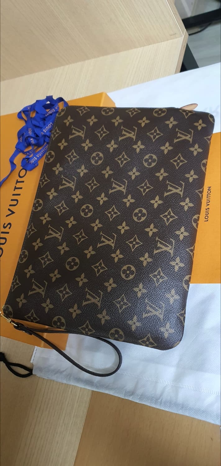 루이비통 에튀보야주MM 클러치/클러치백 새상품급 정품(감정서O) 상품이미지2