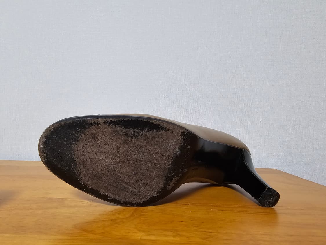 [신발정리] 페라가모 클래식 배색 펌프스 (6.5B / 235)

살바토 상품이미지9