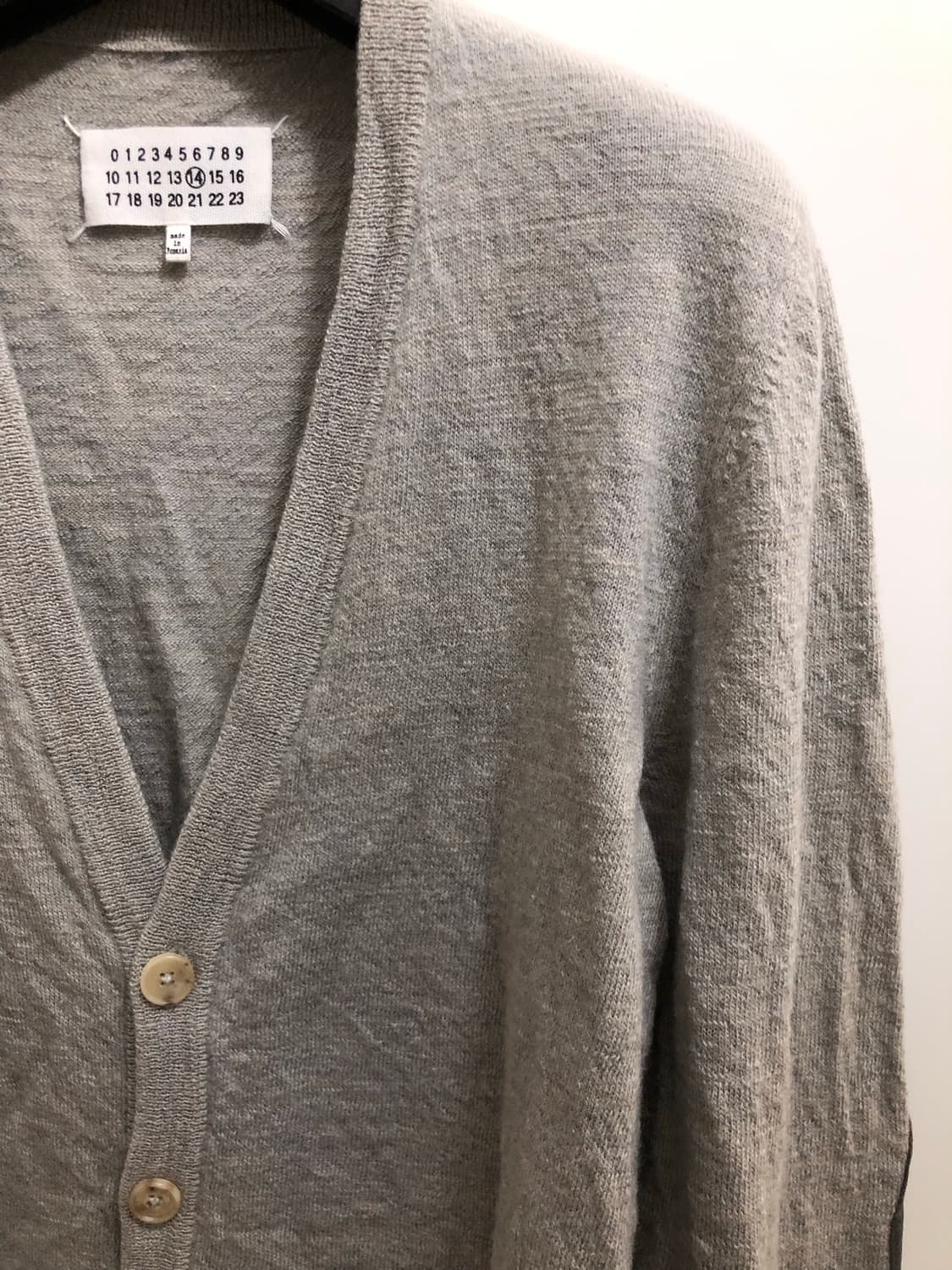 [M] 마르지엘라 엘보우 패치 가디건 그레이 상품이미지3