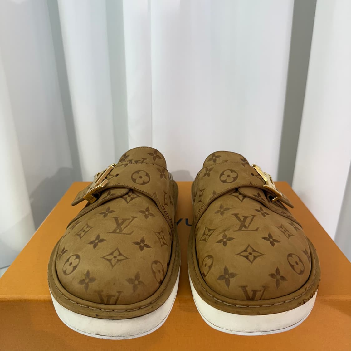 [정품] 루이비통 LV 이지 뮬 모노그램 베이지 상품이미지5