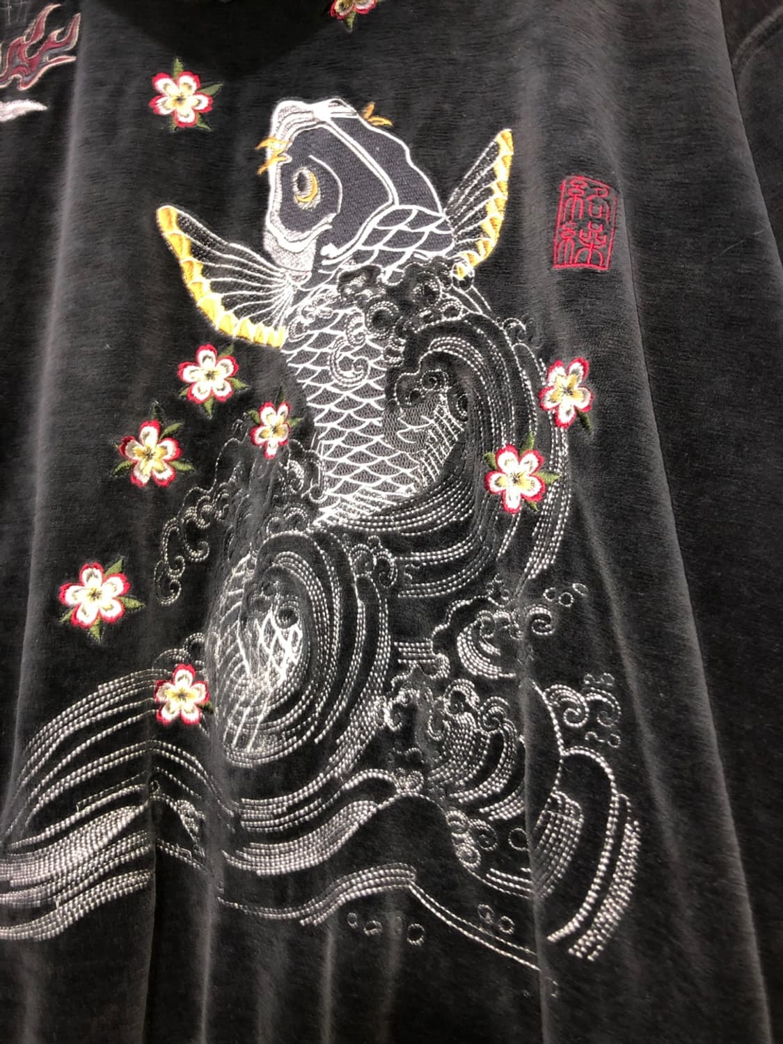 카라쿠리 타마시 Koi 벨벳 후드집업 상품이미지4