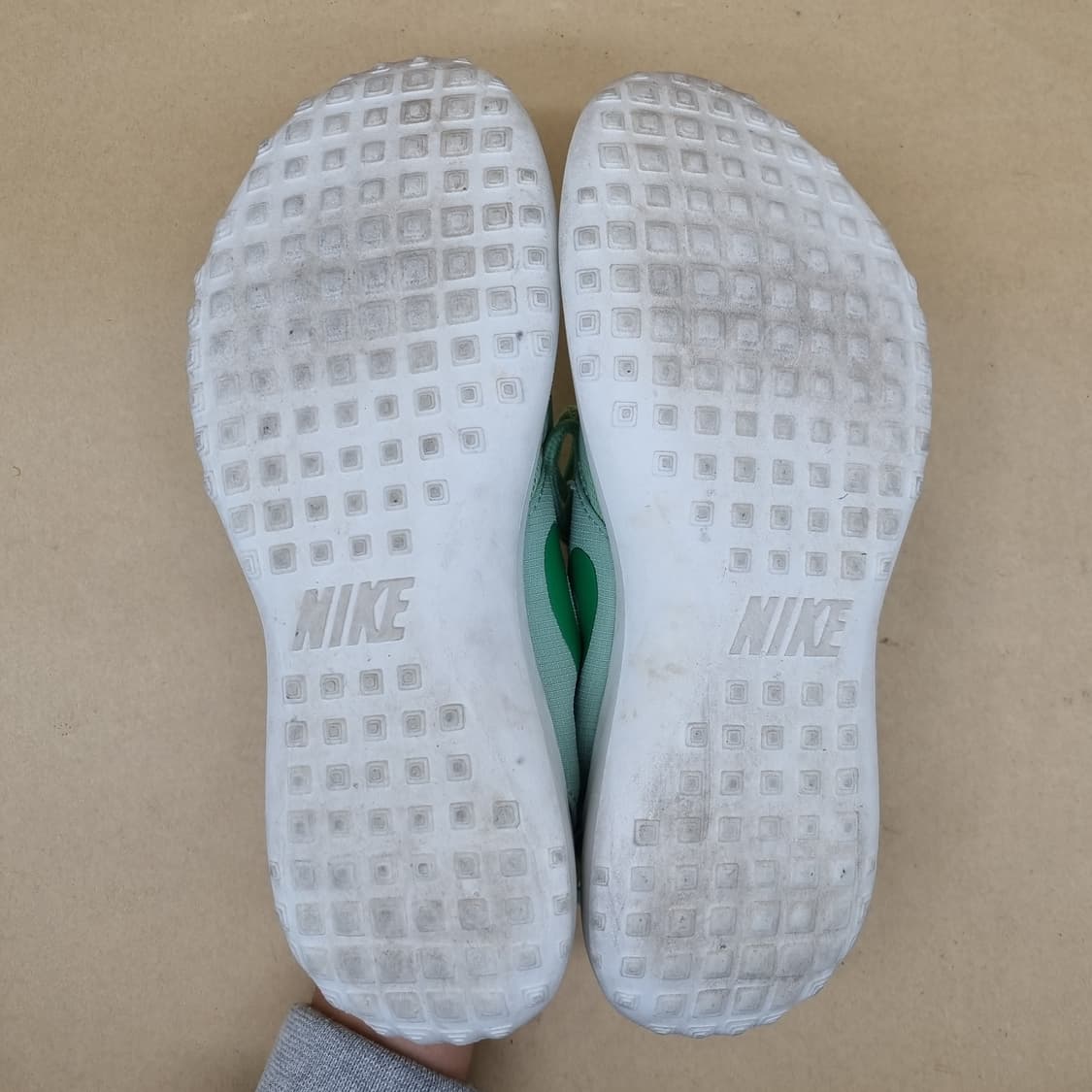 나이키 쥬비네이트 여성운동화 230 상품이미지3