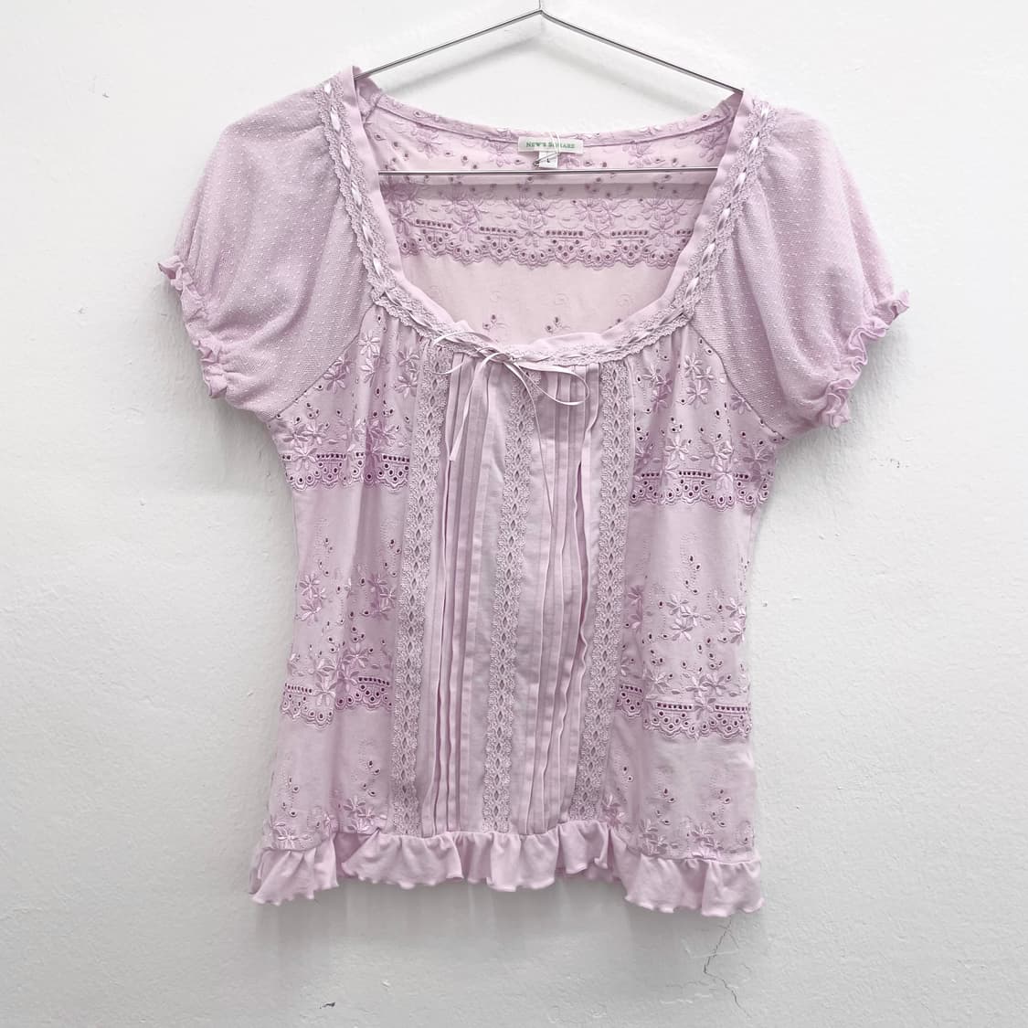 Lavender lace eyelet puff blouse 상품이미지1