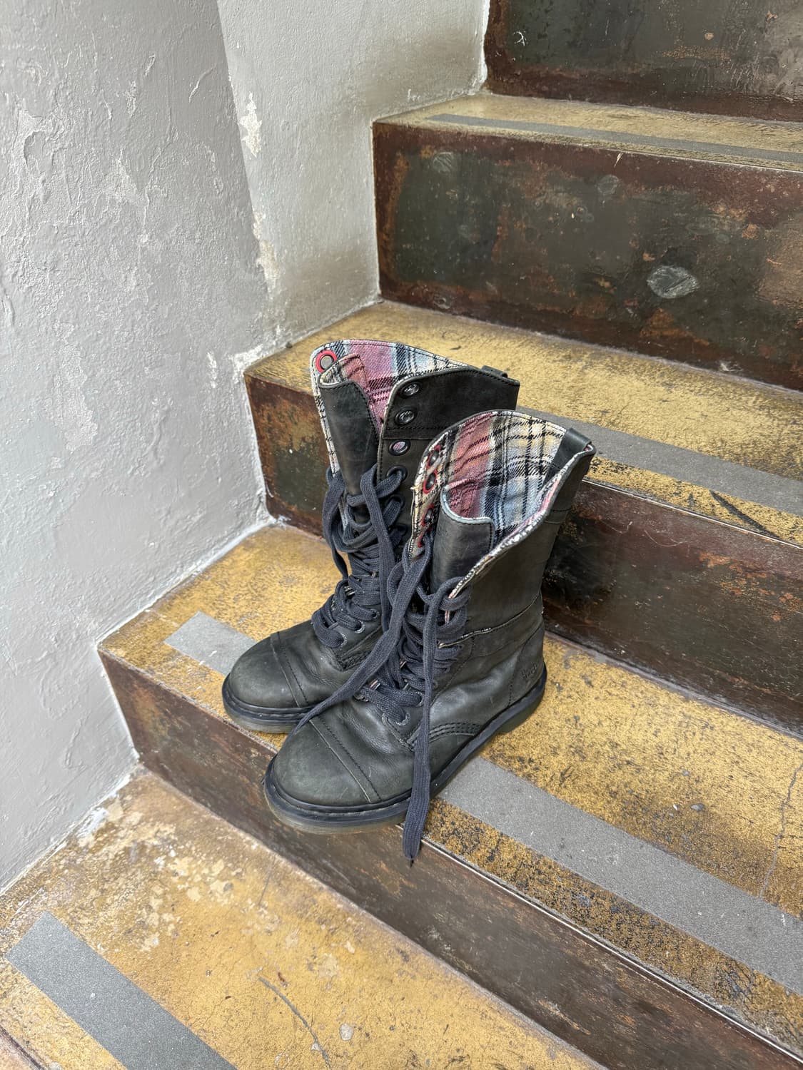 닥터마틴 트라이엄프 12홀 워커 상품이미지4