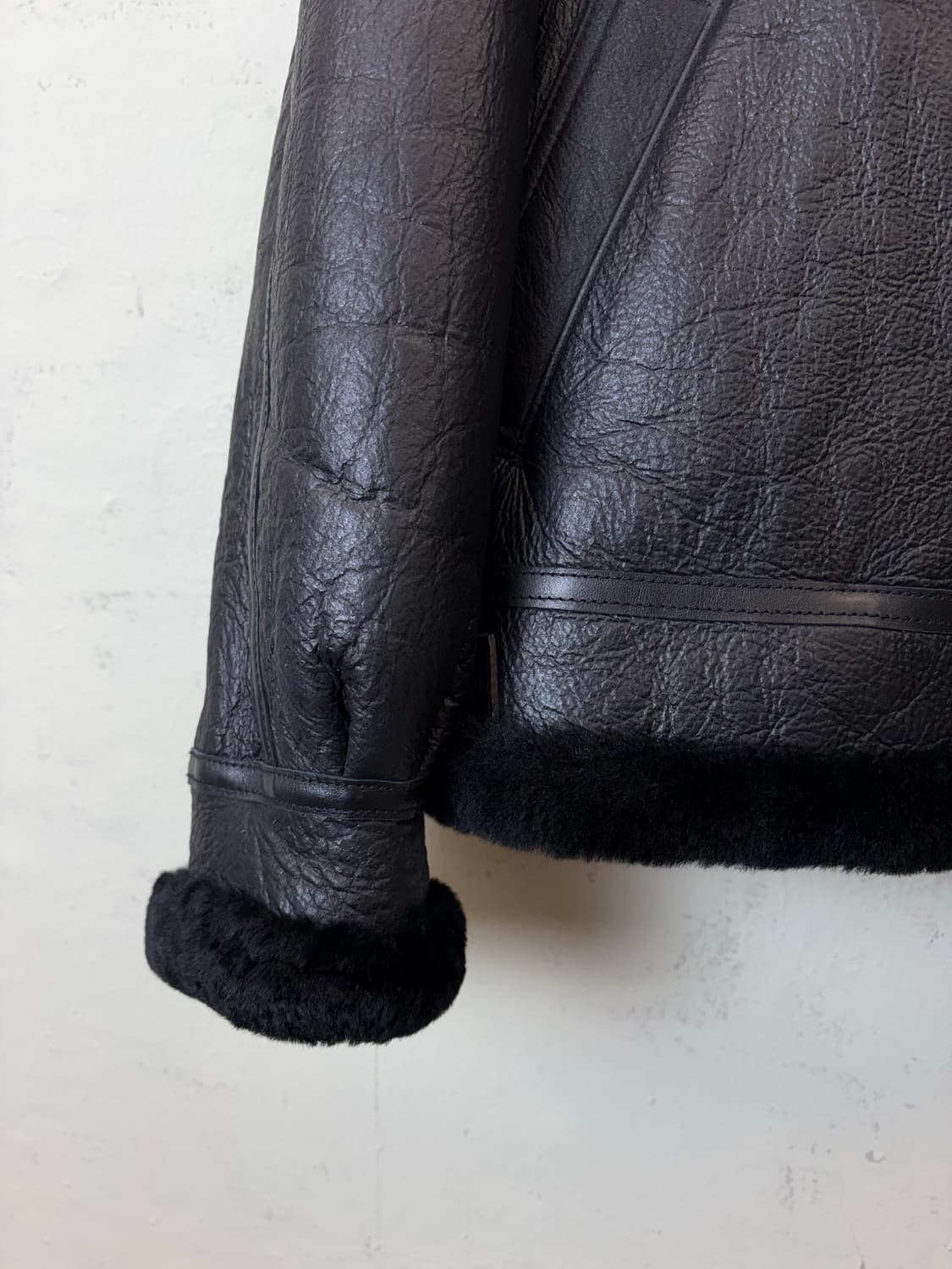 미공군 B-3 오리지날 양가죽 양털 무스탕 블랙 상품이미지5