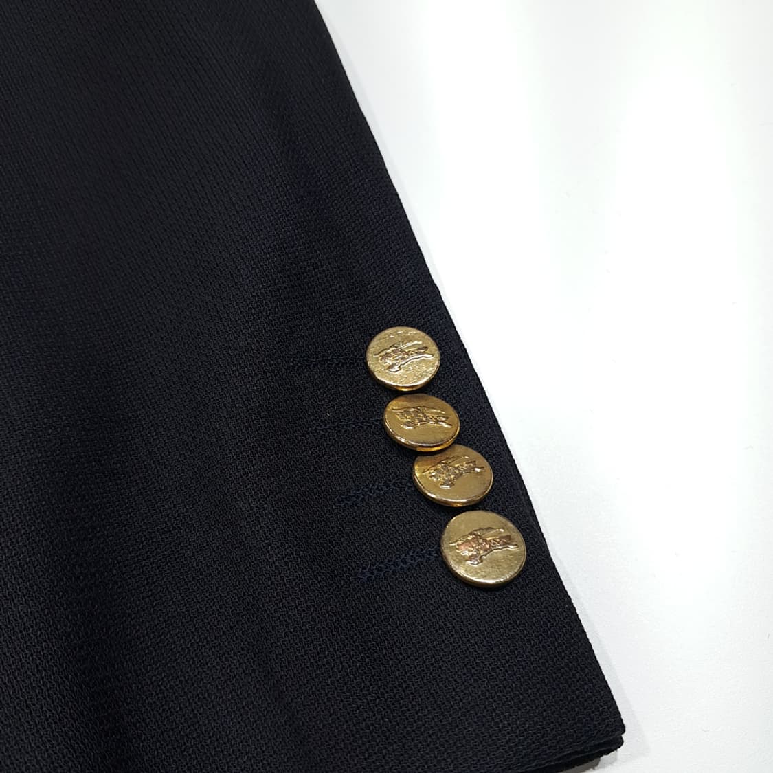 CL087 L 버버리 90s 퓨어 뉴 울 금장 로고 버튼 더블 네이비  상품이미지7