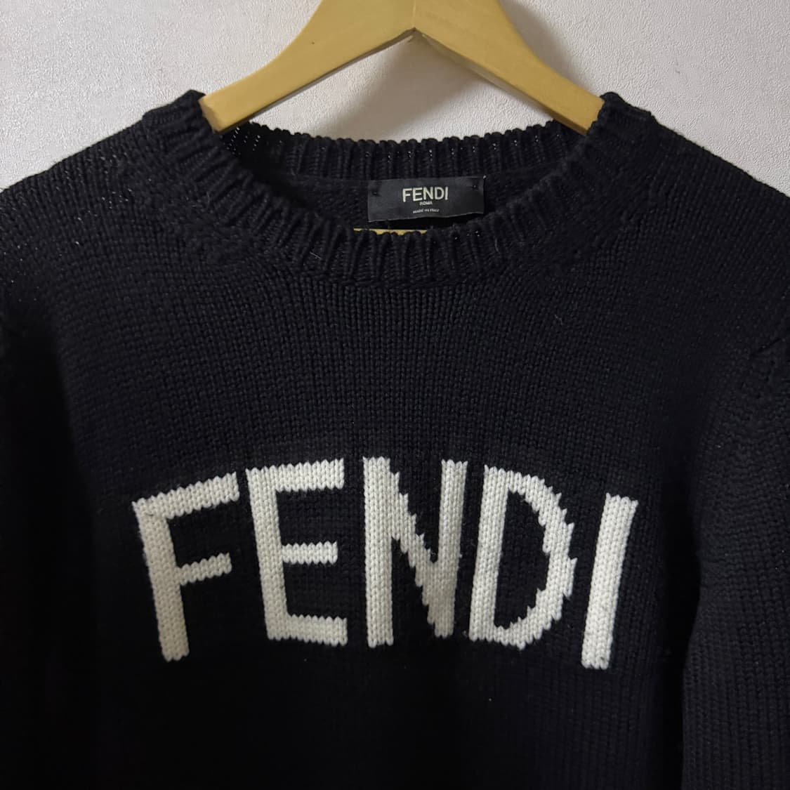 펜디 FENDI 기본 로고 코튼 라운드넥 니트 52(남성 100정도) 상품이미지2