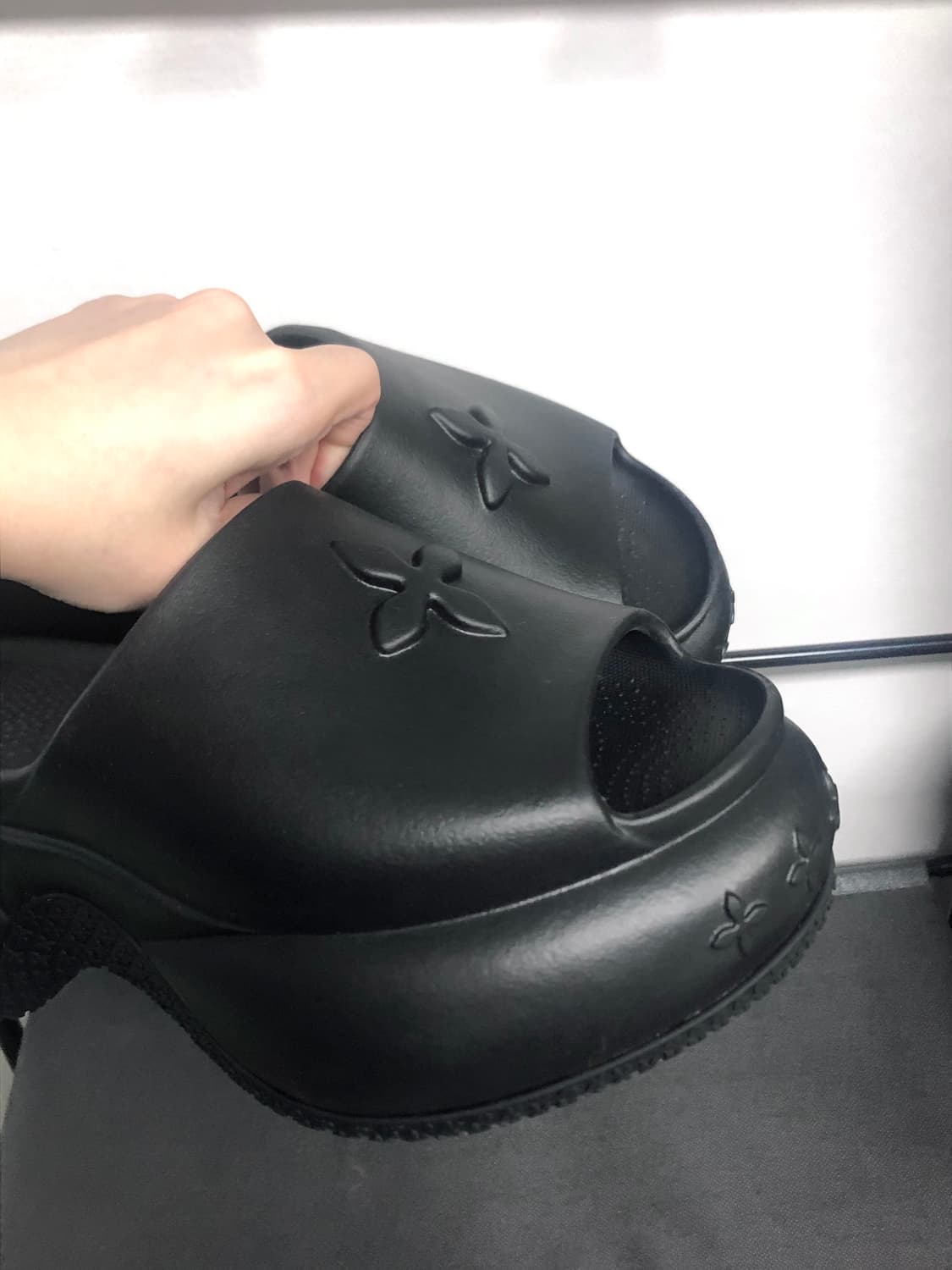 [39] SMFK compass wave 플랫폼 범퍼 샌들 블랙 상품이미지3