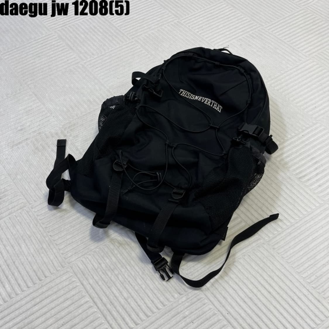 This is never that 백팩 상품이미지1