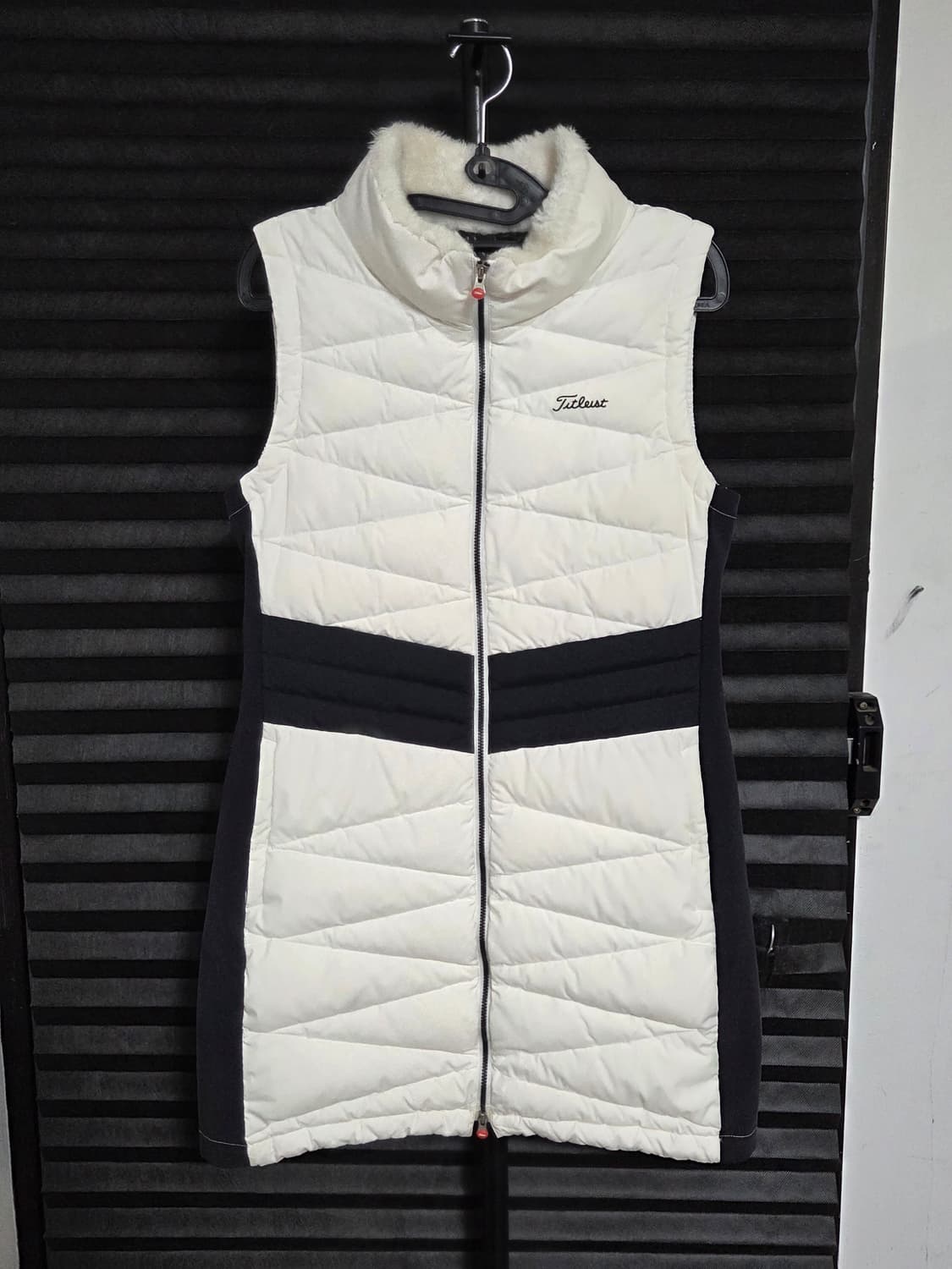 (정품) [타이틀리스트] 구스다운 하프롱 패딩조끼 판매합니다. 상품이미지1