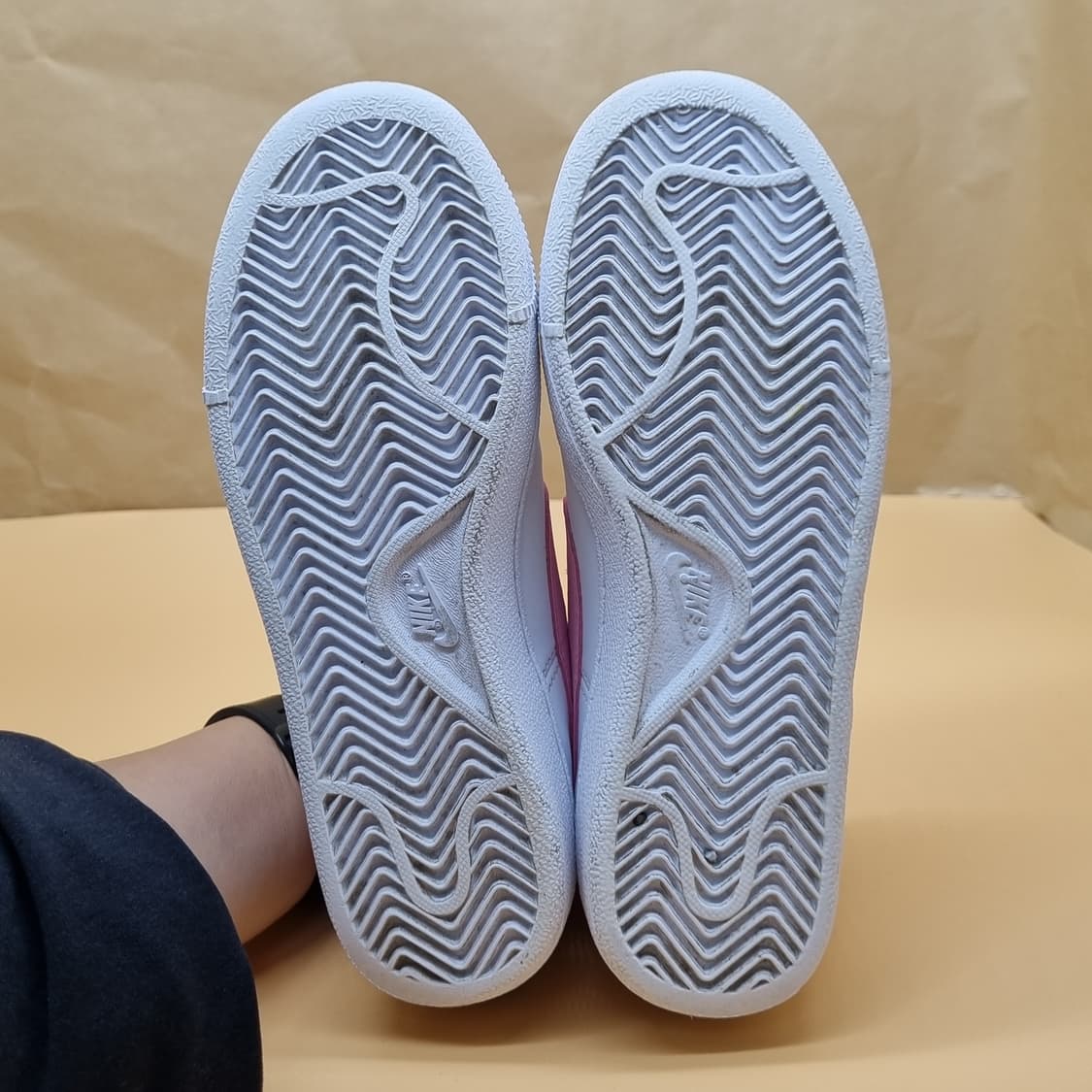 나이키 코트로얄 여성스니커즈230  상품이미지3