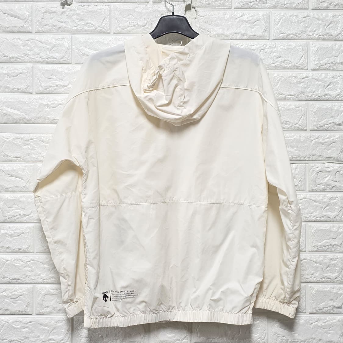 택포// 데상트 아노락 바람막이 여성 M  상품이미지4