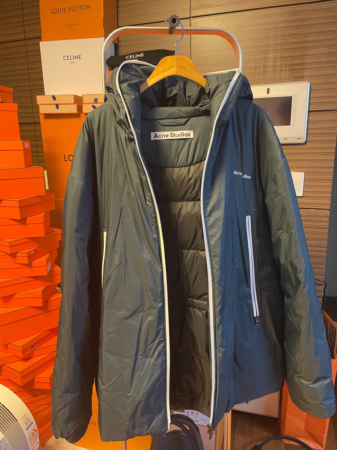 아크네 패딩 팝니다 상품이미지1