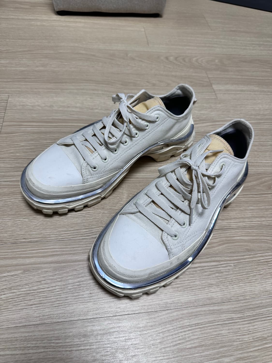 라프시몬스 뉴러너 UK8.5 사이즈(275) 상품이미지1