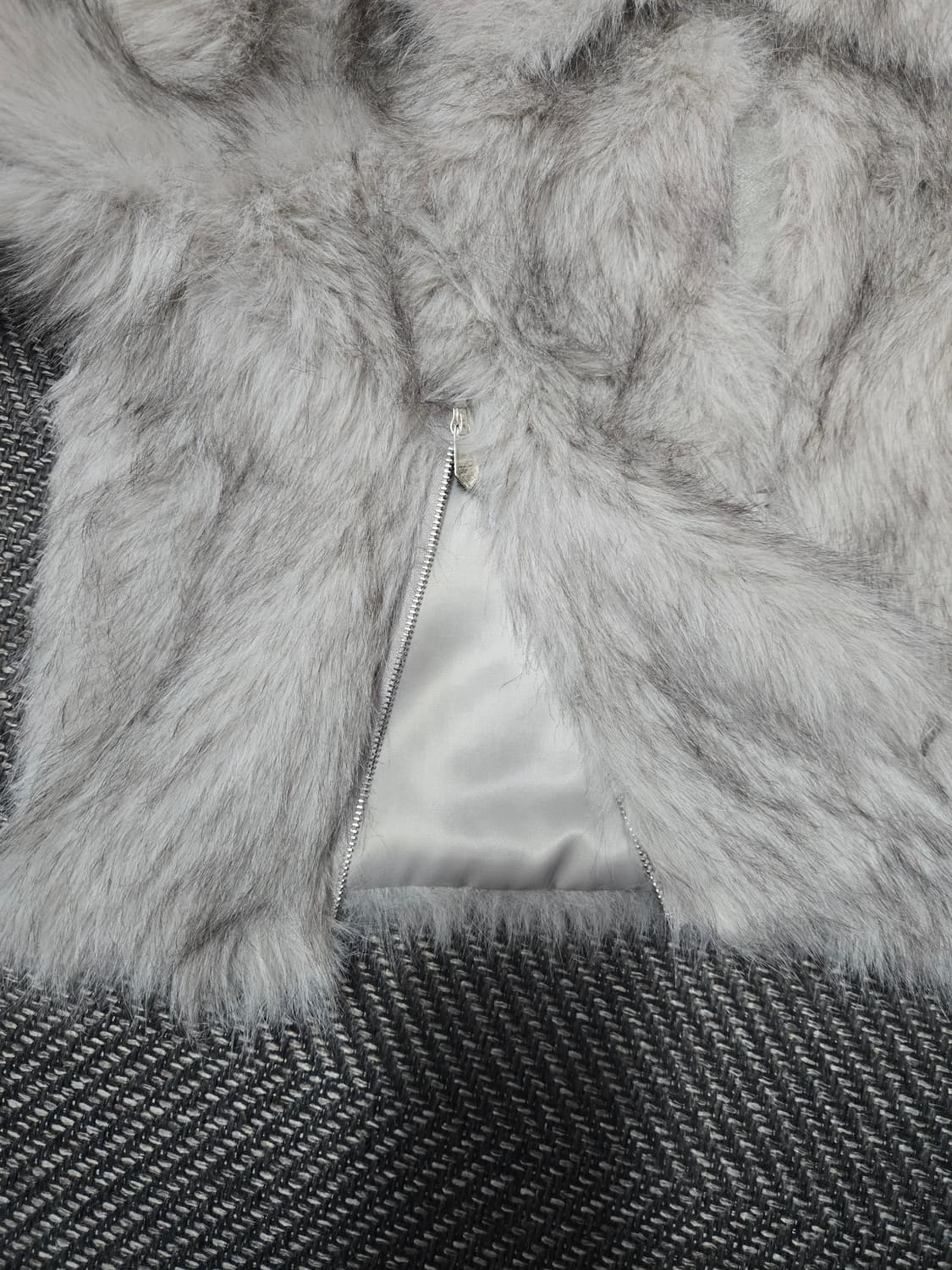 비터셀즈 24ss 크롭 퍼 자켓 그레이 상품이미지5