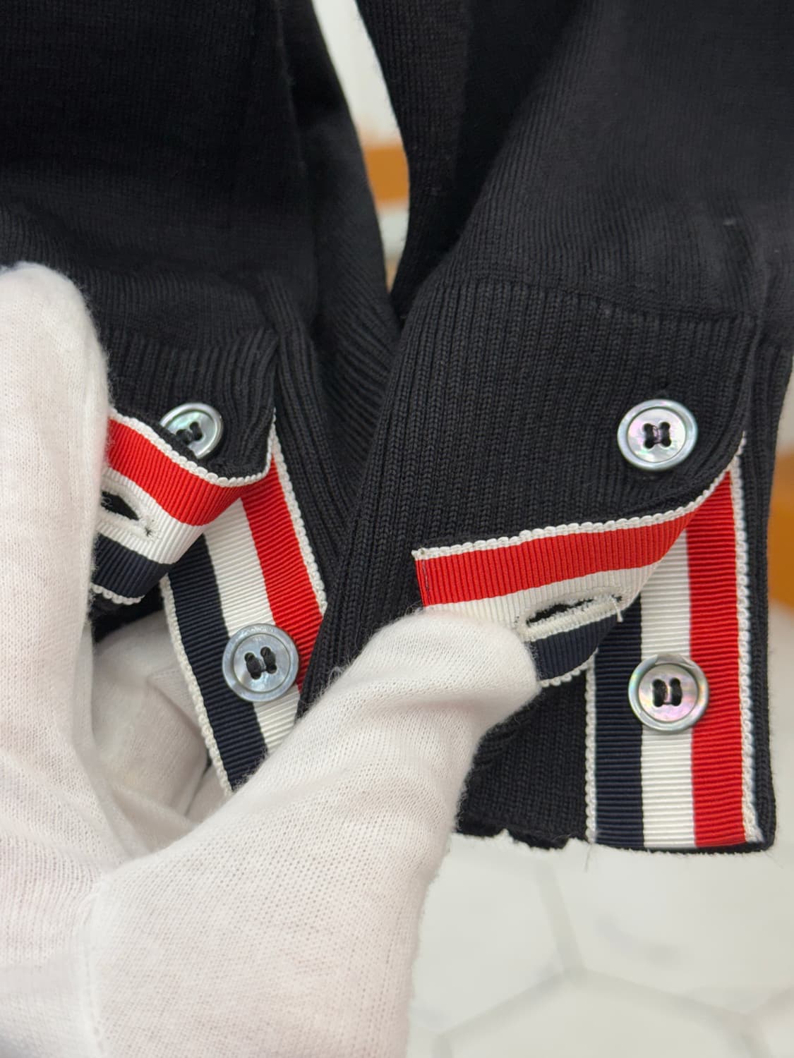 [3] 톰브라운 사선완장 메리노 울 니트 상품이미지4