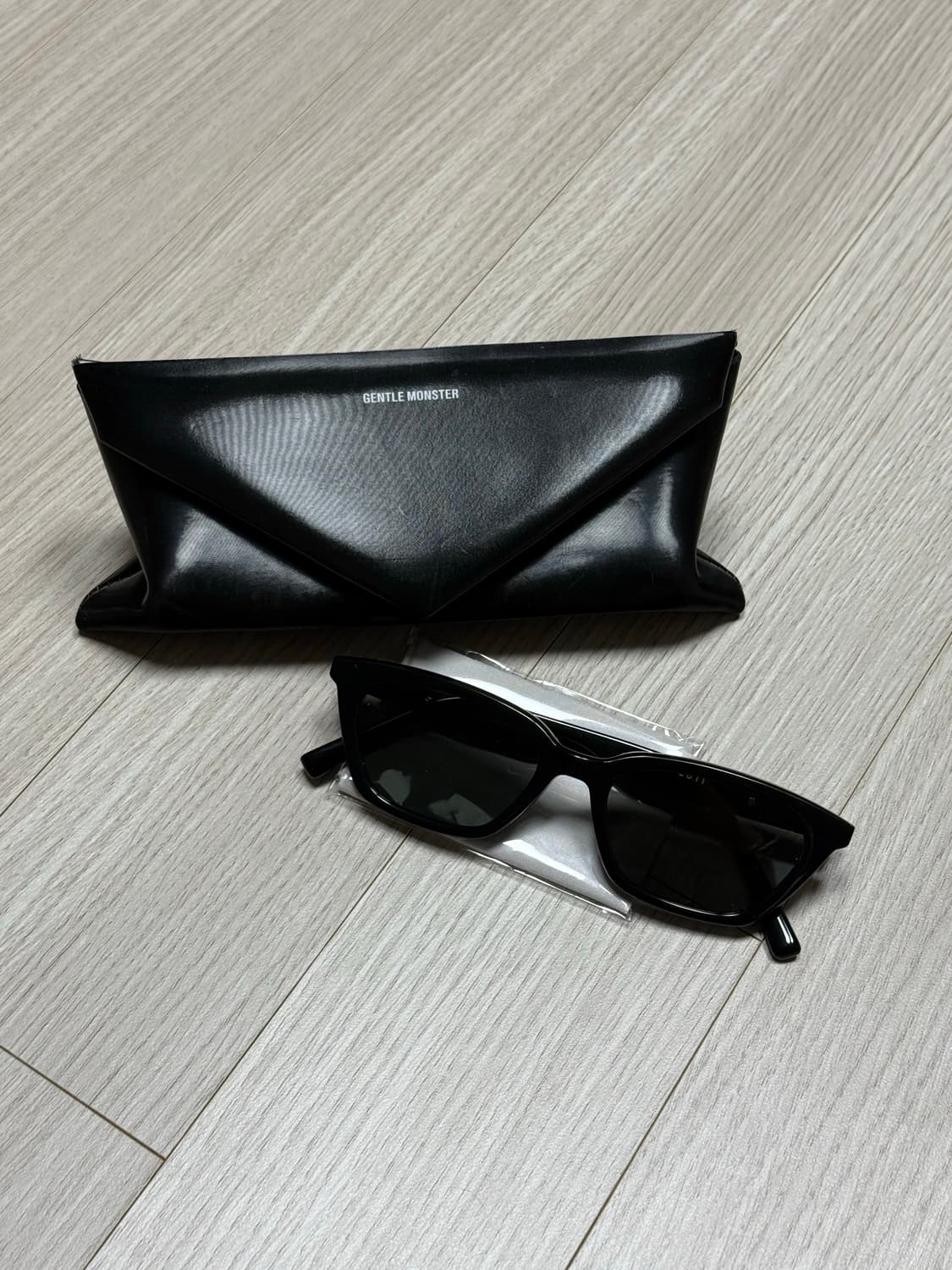 젠틀몬스터 LOTI 01 상품이미지4