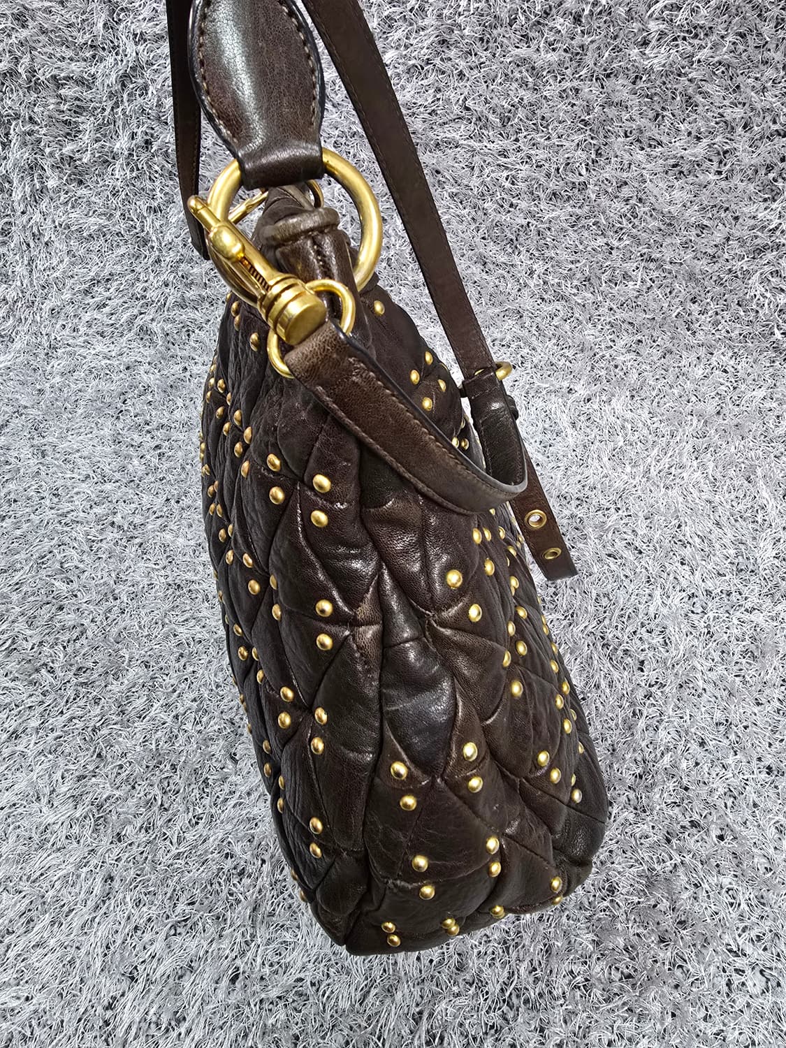 미우미우 퀼팅 금장 숄더백 상품이미지5