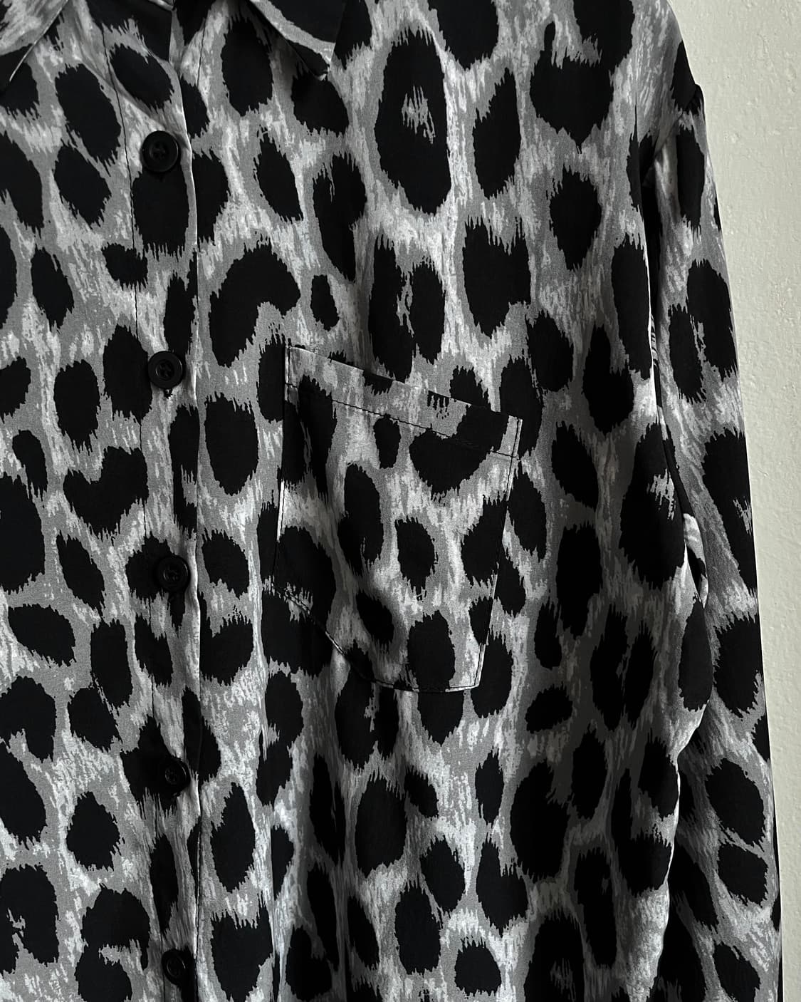 Gangwei Japan Gray Leopard Graphic Shirt 상품이미지5