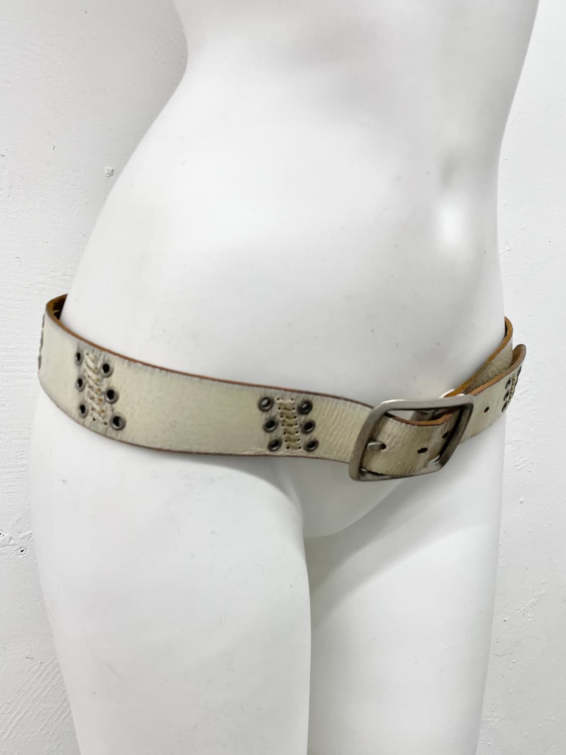 리얼레더 그런지 스티치 펀칭 버클 벨트 상품이미지3