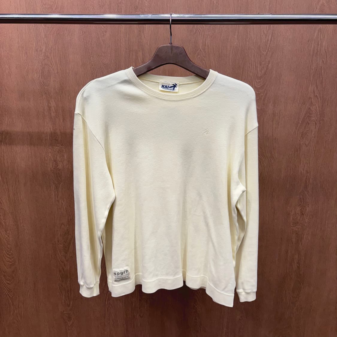 이세이미야케 하이 베이직 긴팔 맨투맨 로고 자수 라벨 패치 디테일 옐로우 상품이미지2