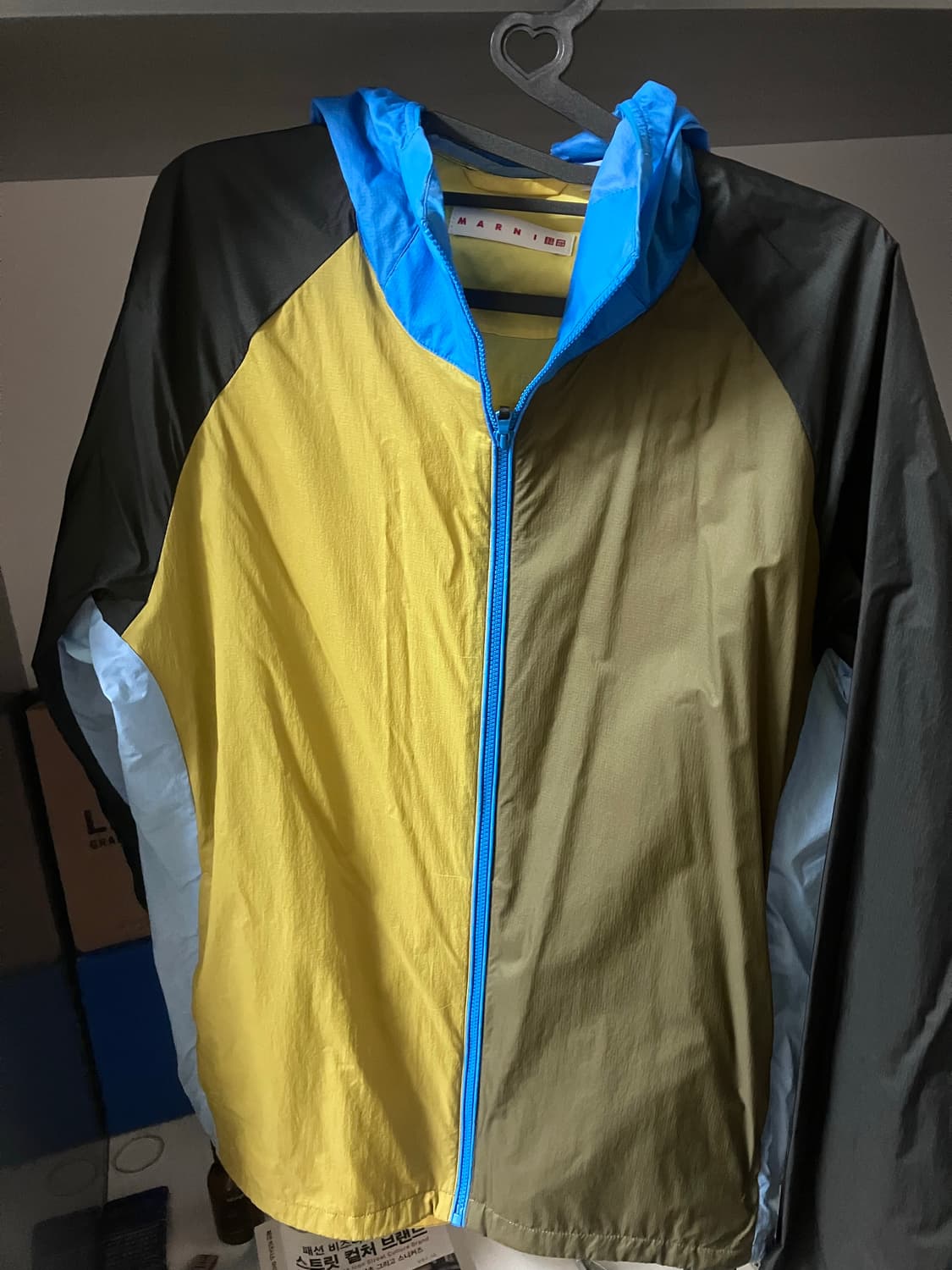 유니클로 마르니 바람막이 상품이미지1