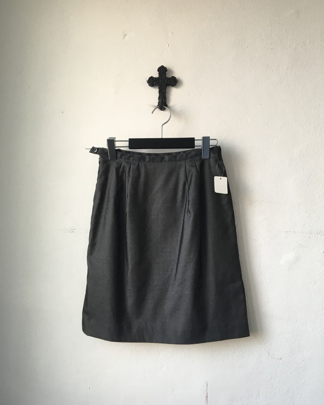 Glossy midi skirt 상품이미지1