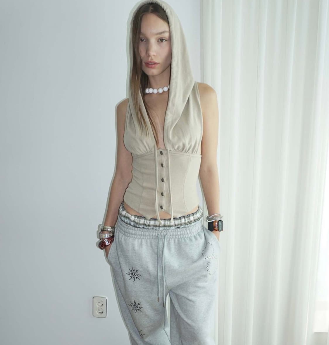 스컬프터 Classic Sleeveless Hoodie Beige (S) 상품이미지1