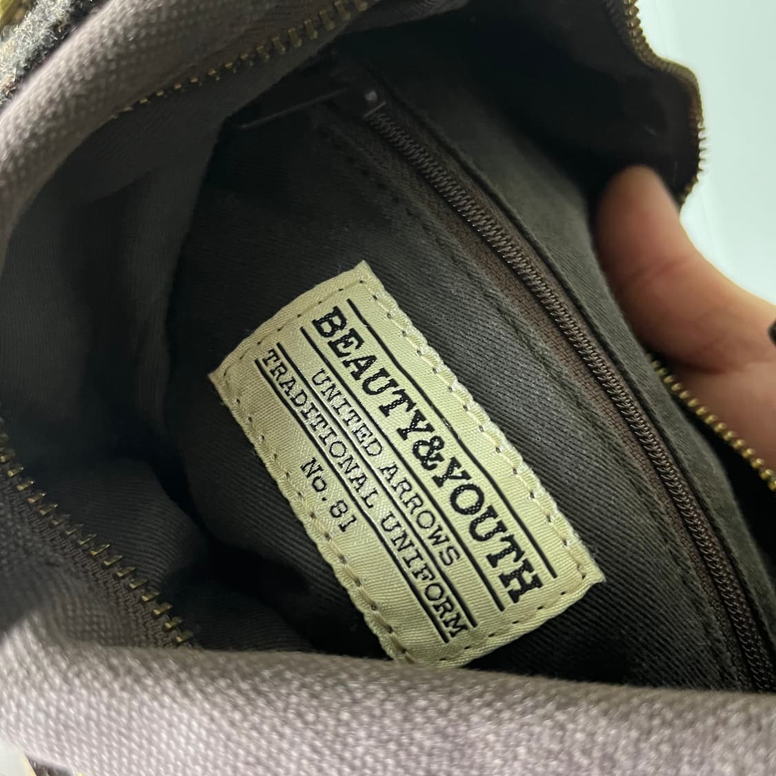 [Beauty & Youth] 유나이티드 에로우즈 x 해리스트위드 토트백 상품이미지4