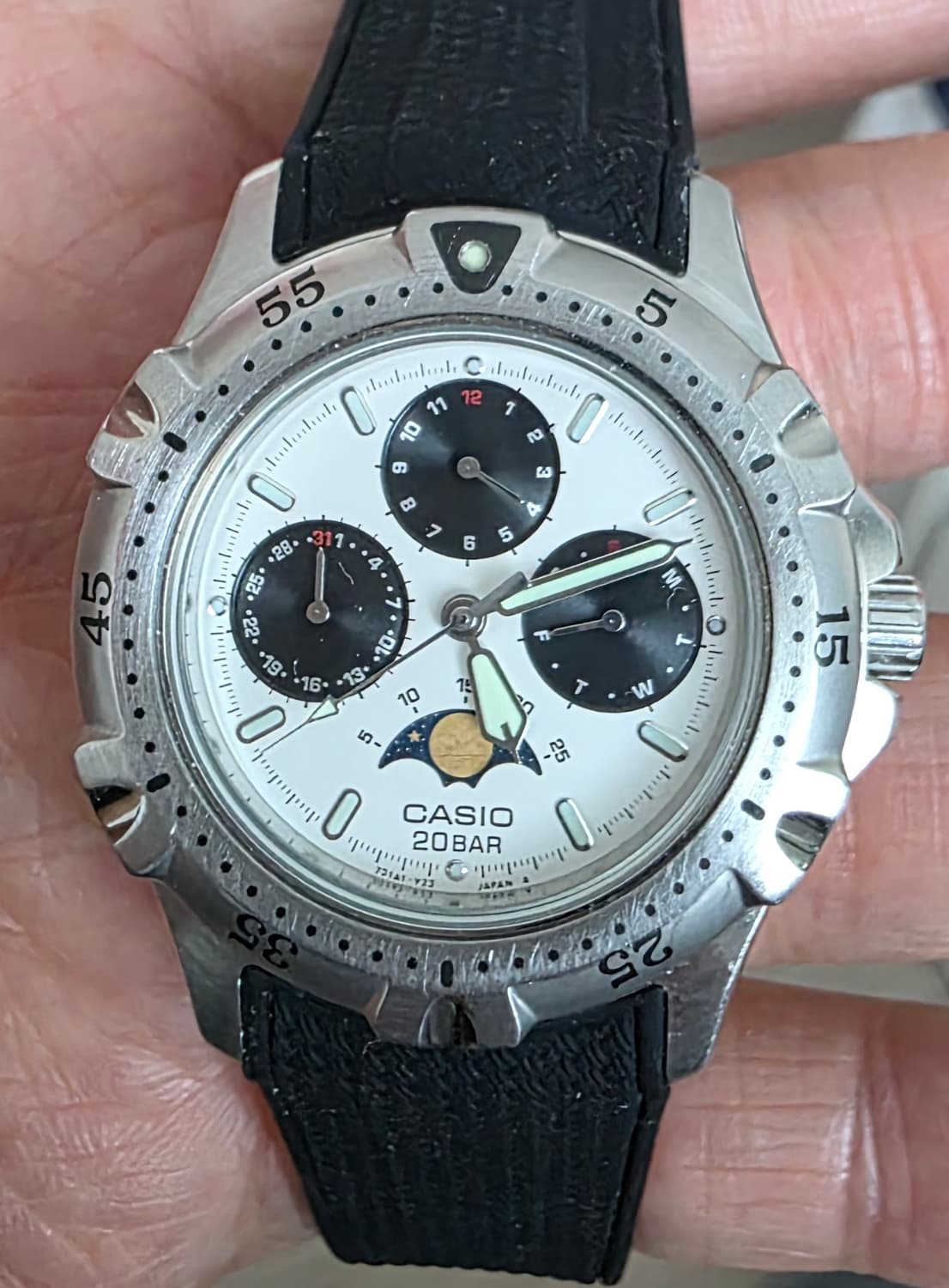 카시오 (CASIO) 마린 트리플 캘린더 문페이스 다이버 새치시계 상품이미지1