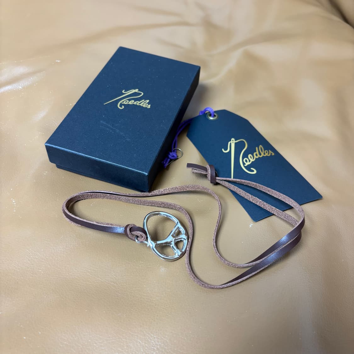 니들스 니들즈 피스 팬던트 브레스 레더 목걸이 상품이미지6