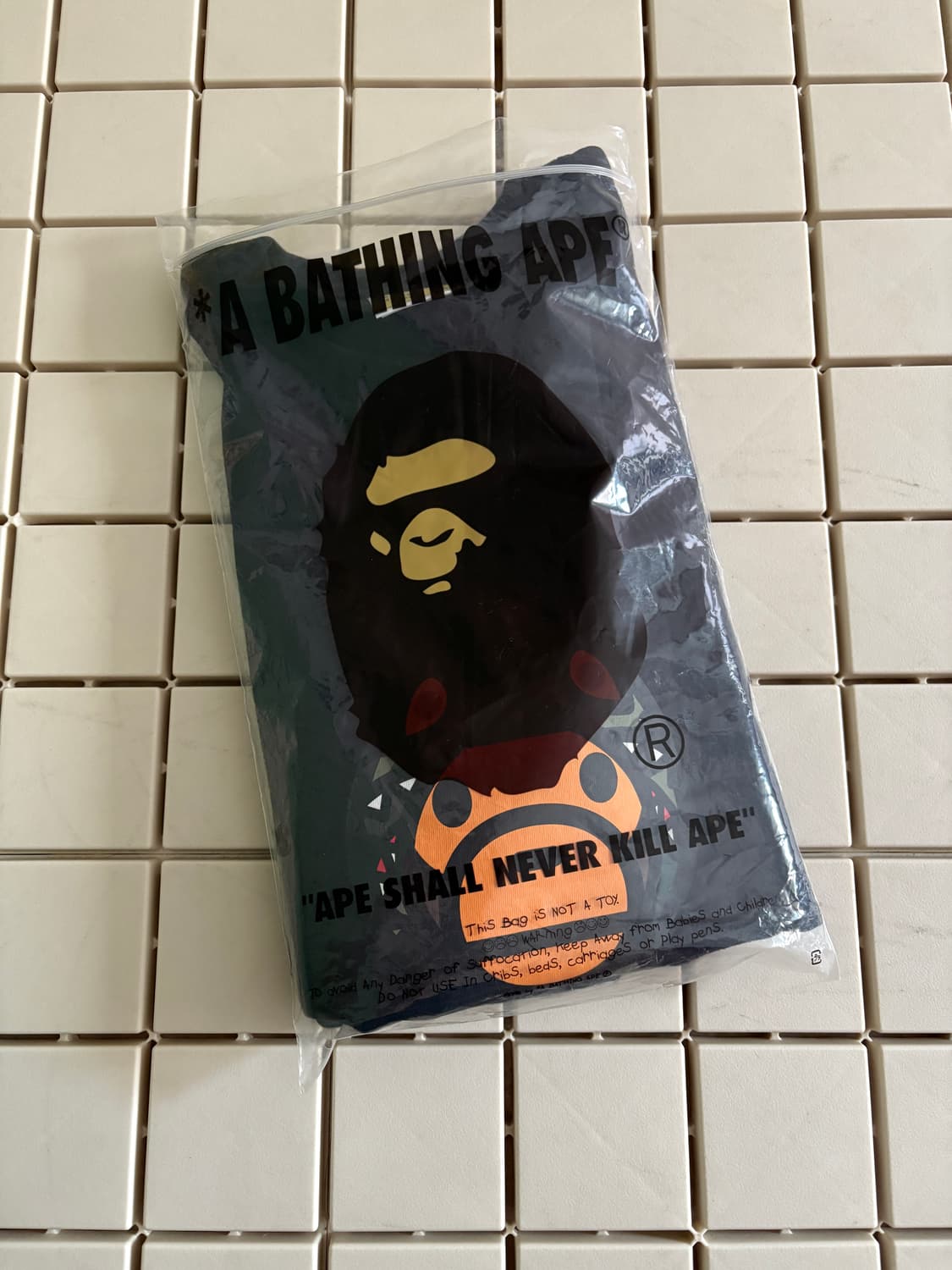 베이프 마일로 샤크 티 상품이미지9