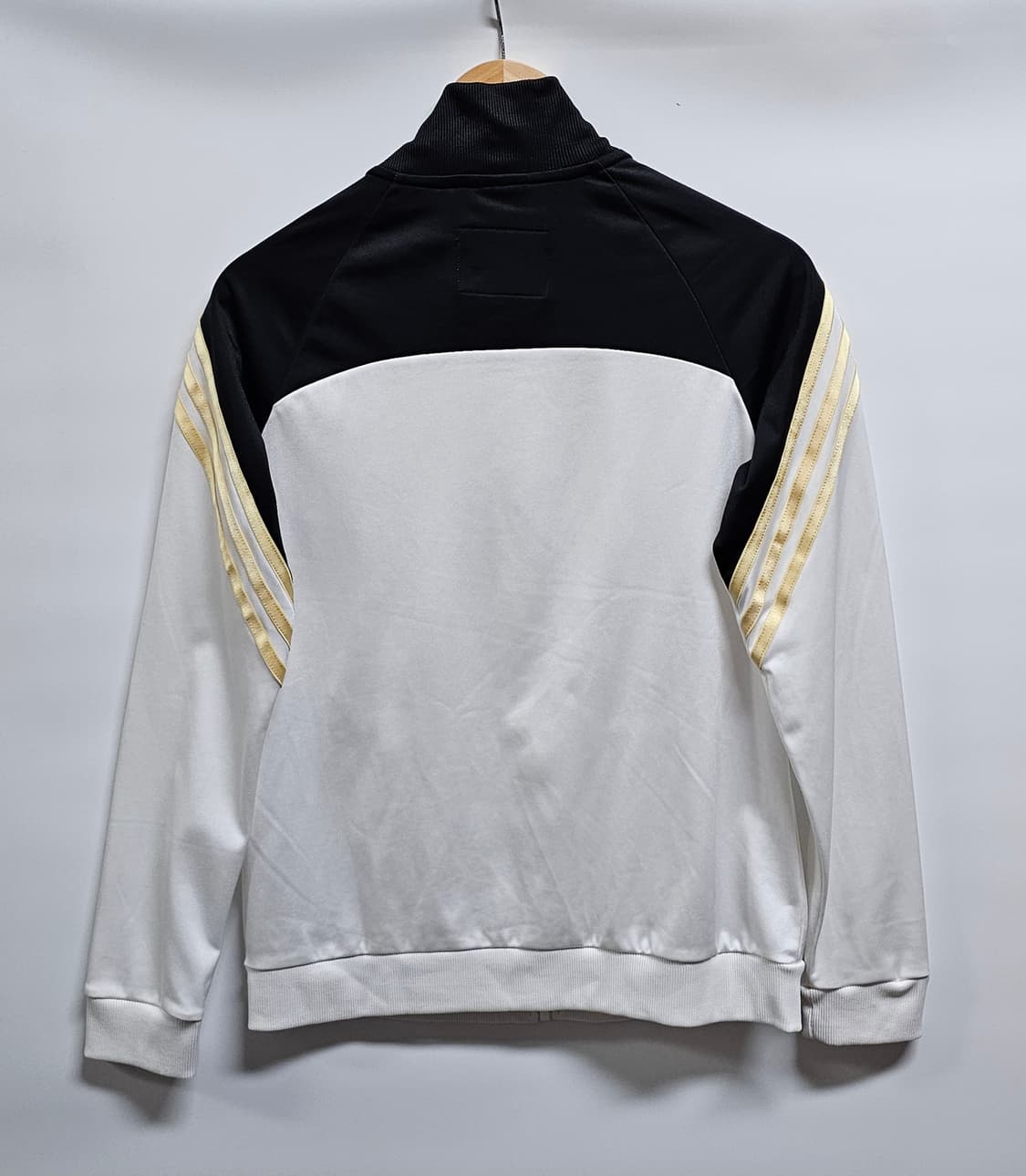 아디다스 여성 흰색 금색 삼선져지 95 상품이미지2