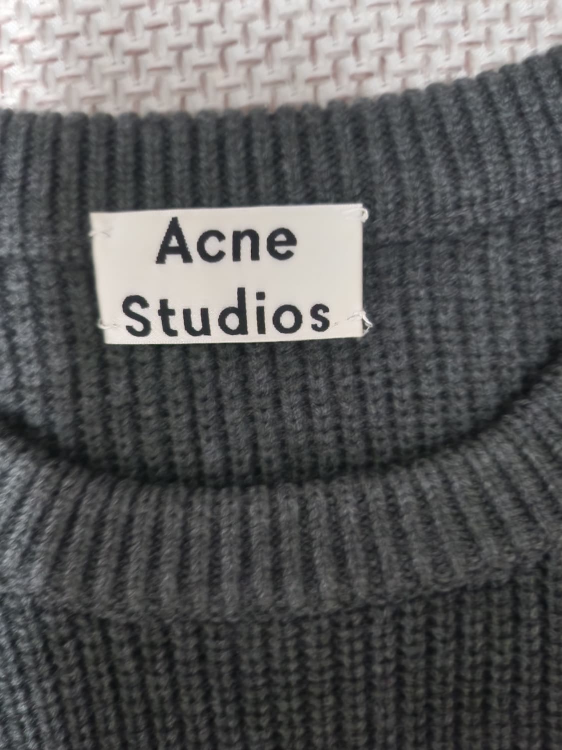 아크네 스튜디오 다크그레이 니트 상품이미지3