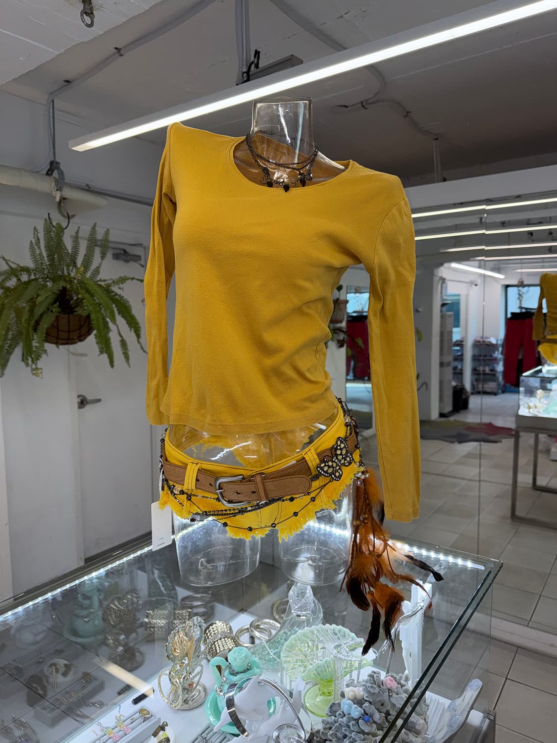 mustard t-shirt 상품이미지1