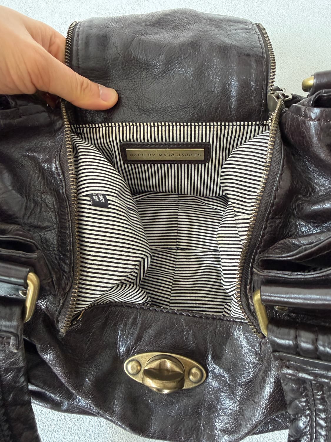 마크 바이 마크제이콥스 레더 보스턴 토트 숄더백 상품이미지10