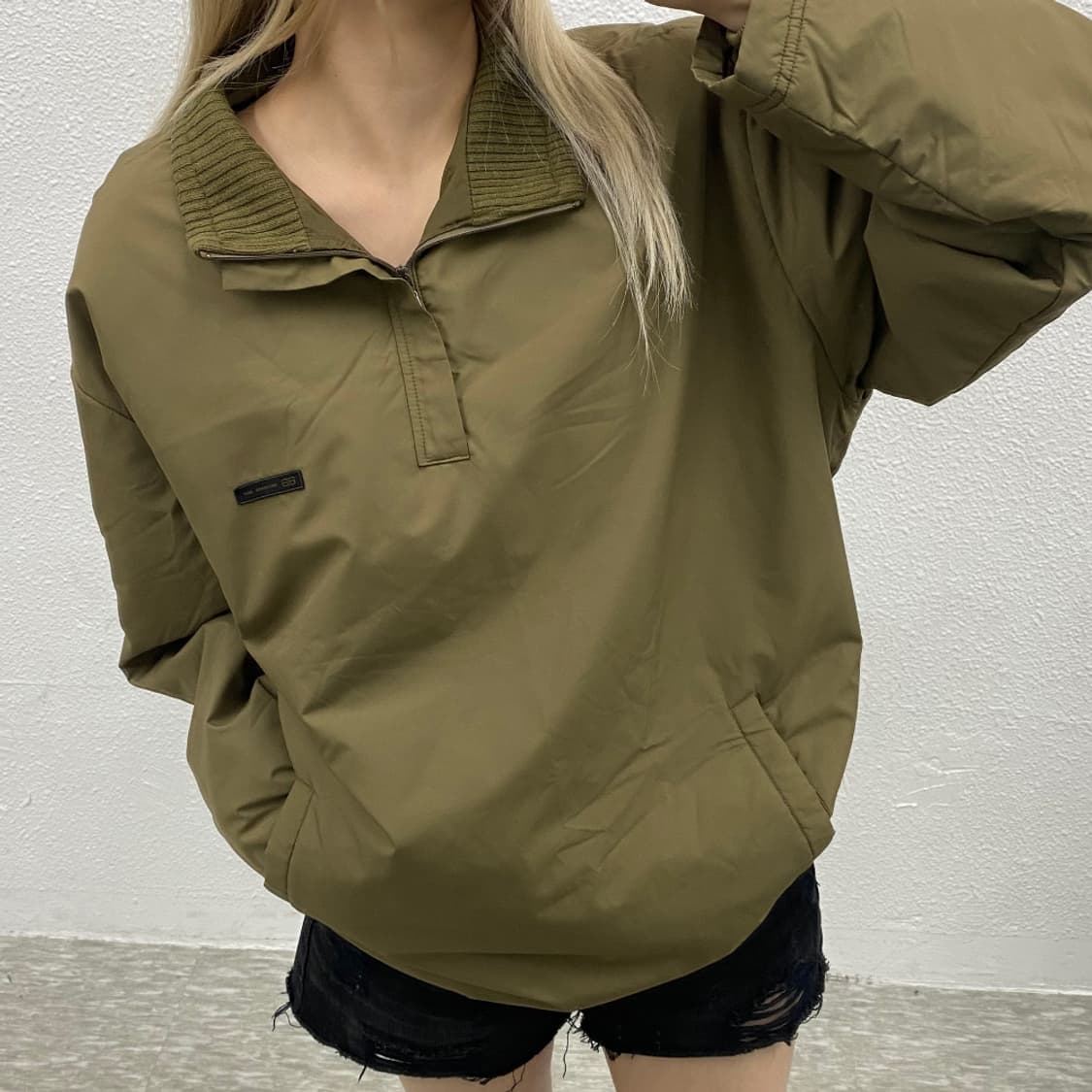 발렌시아가 니트 카라 베이지 웜업 105 상품이미지1