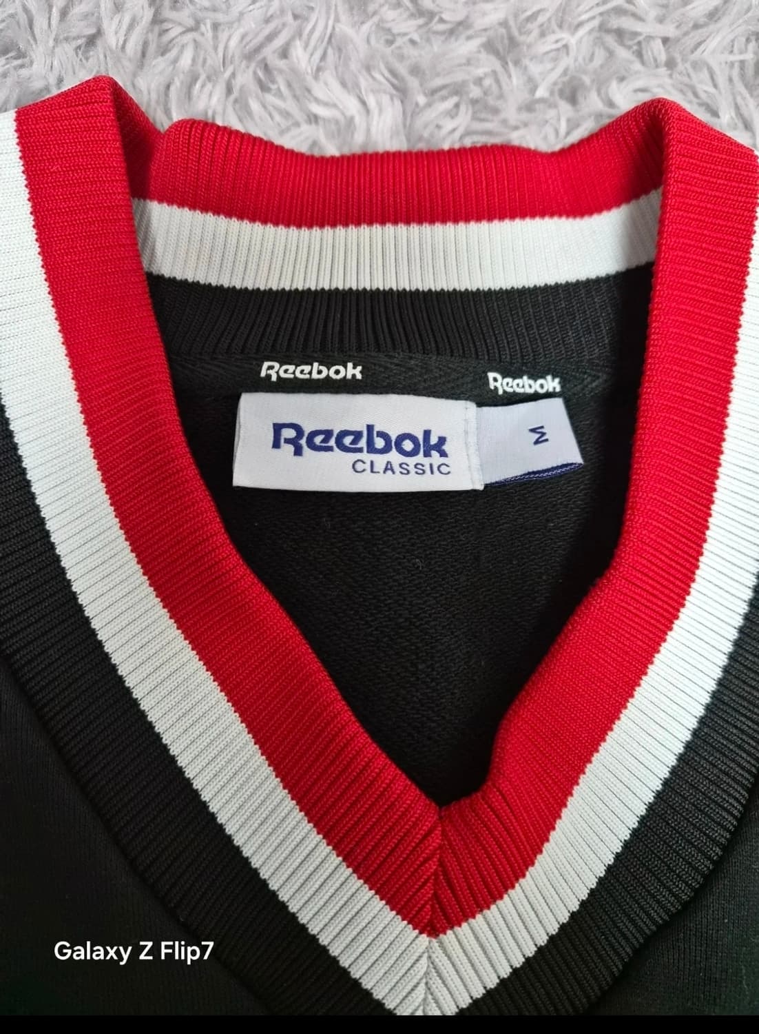 리복 브이넥티셔츠 상품이미지3