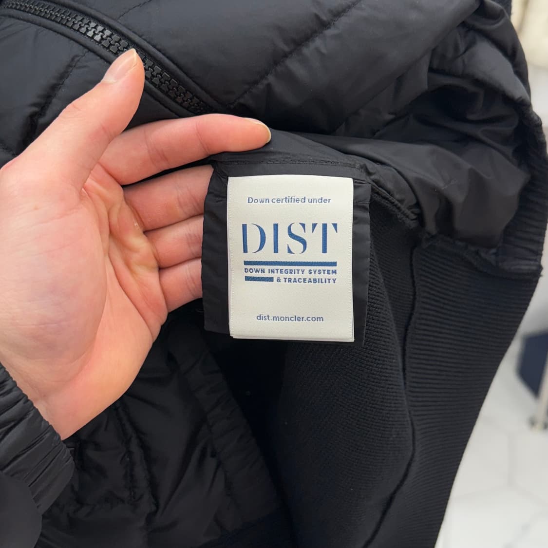 [M] 몽클레어 김현우 니트패딩 블랙 상품이미지4