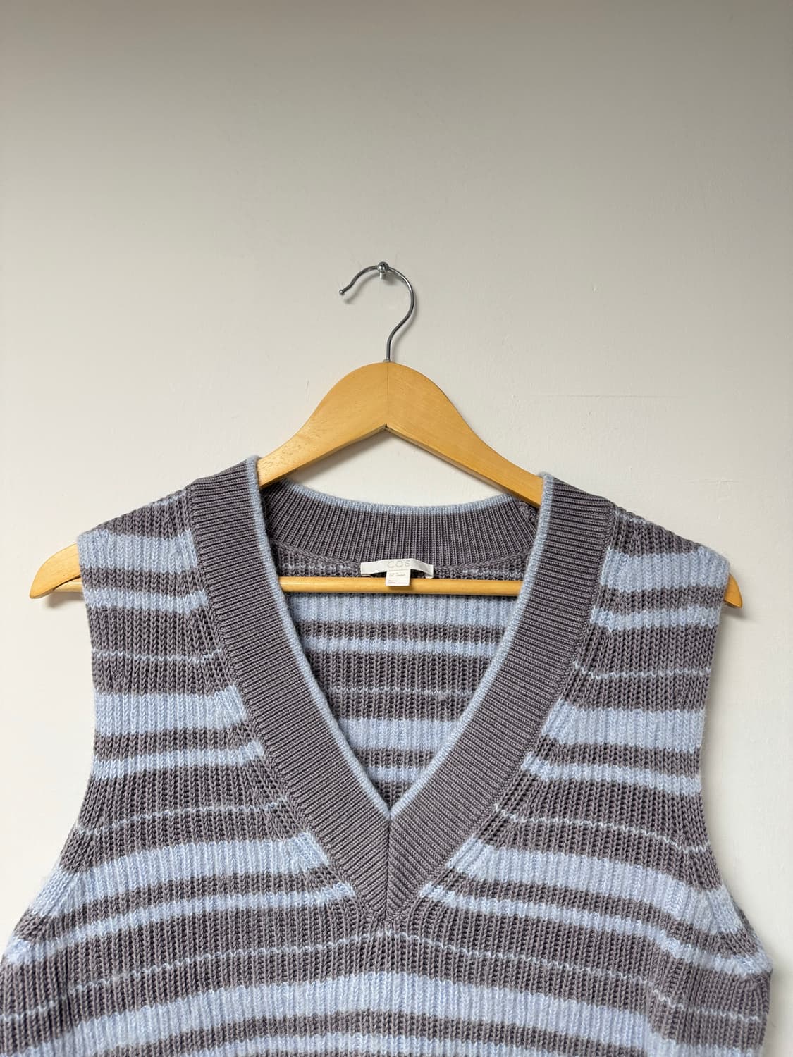cos 코스 알파카 브이넥 스트라이프 니트 베스트 M 상품이미지3