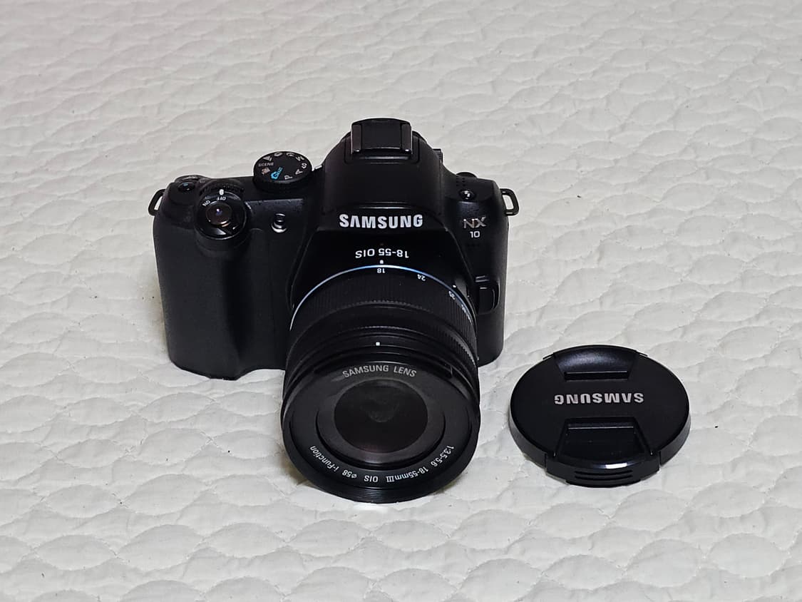 삼성 NX10 카메라와 18-55mm 렌즈 상품이미지1