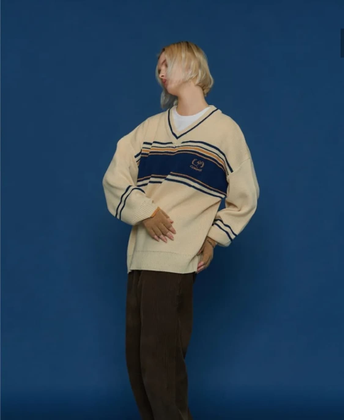 꼼파뇨 브이넥 스웨터 상품이미지1