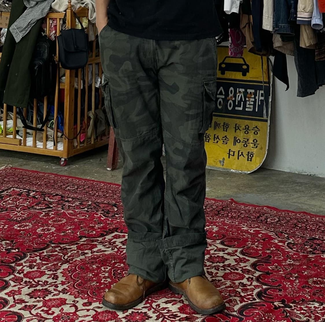 (착용컷) BARCEDOS 카모 카고 팬츠 (32.5) 상품이미지2