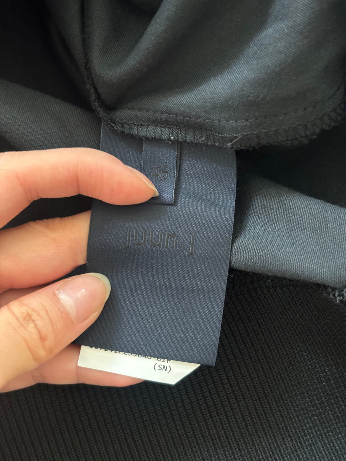 Juun.J 준지 블랙 커버드 로고 맨투맨 상품이미지8