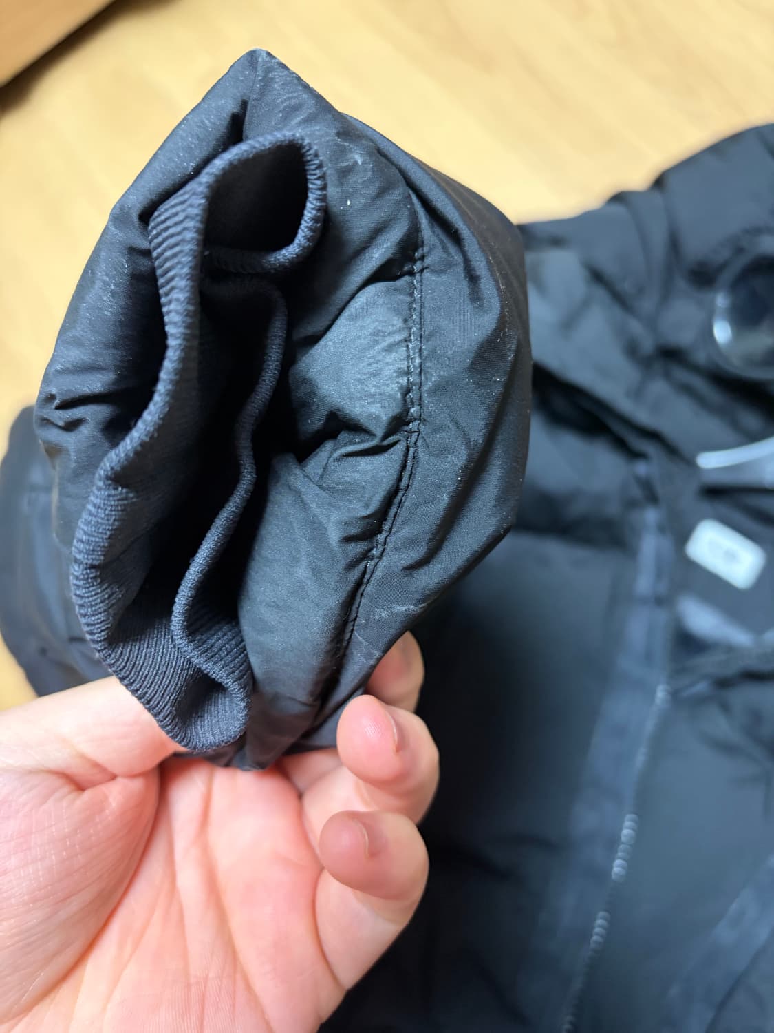 Cp컴퍼니 나일론 고글 패딩 100 상품이미지8