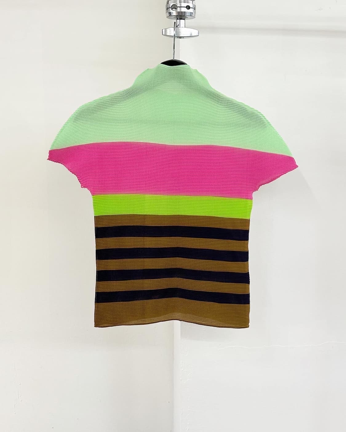 이세이미야케 미 멀티컬러 스트라이프 폴리 하프티 상품이미지1