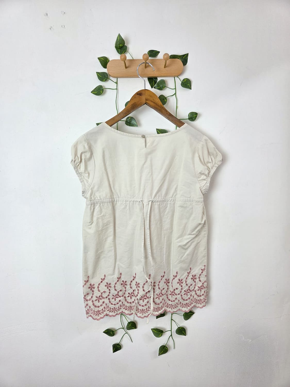 밑단 펀칭 블라우스 상품이미지4