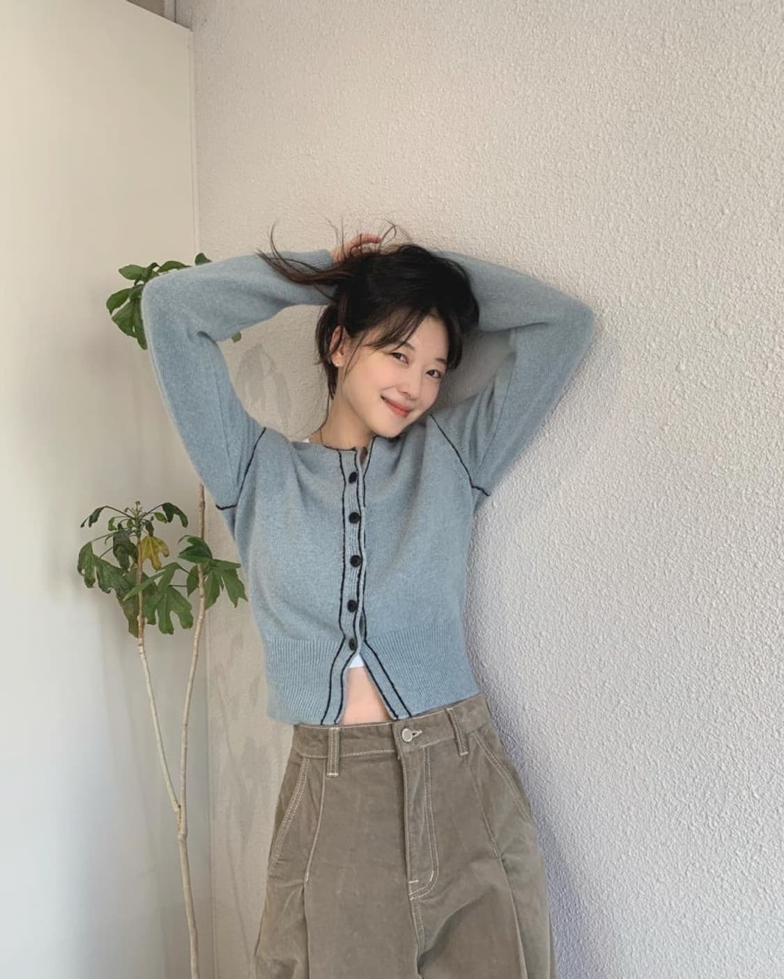 [s] 다이애그널 턱 와이드 벨벳 팬츠 브라운 [조우리 착용] 상품이미지1