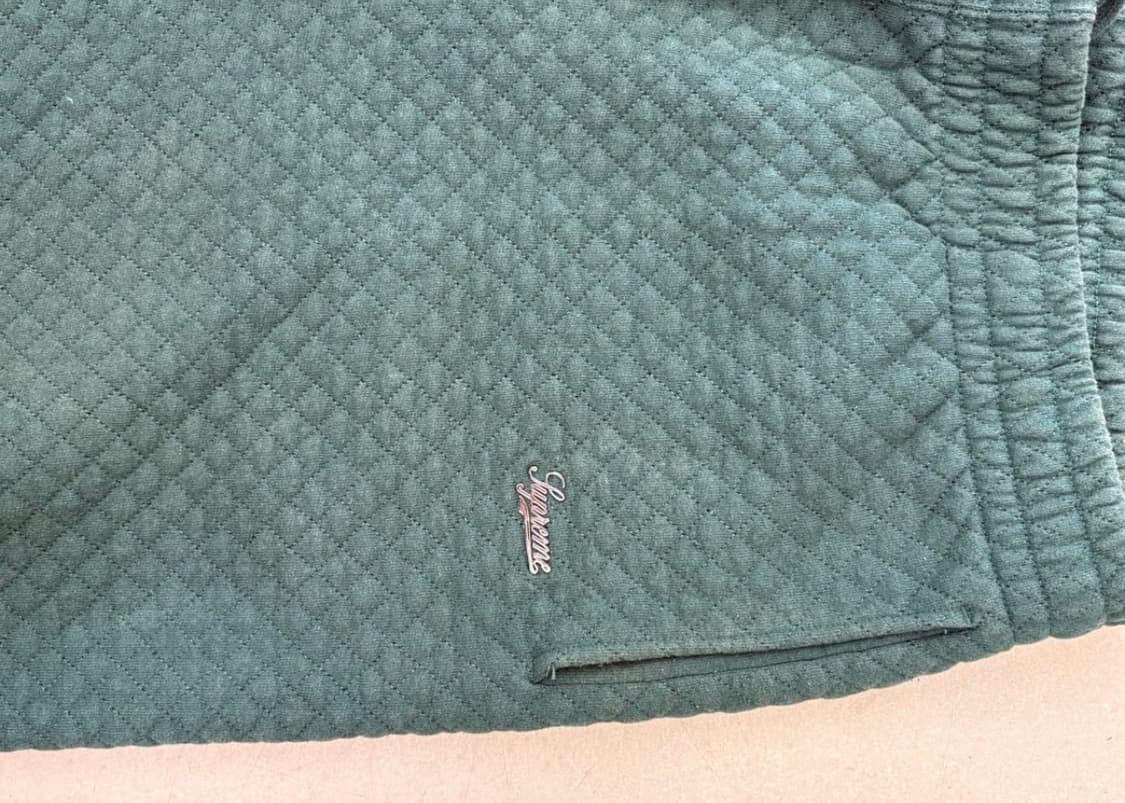 슈프림 23시즌 마이크로 퀼팅 스웻팬츠 상품이미지1